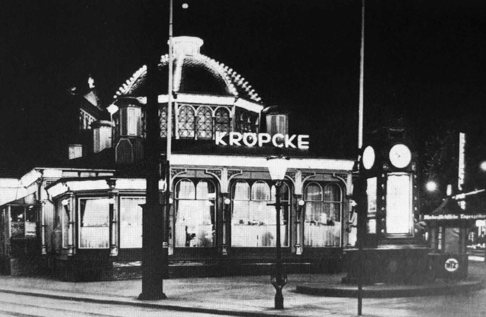Cafe Kröpcke bei Nacht 