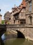 Blick über die Leinebrücke Richtung Beginenturm.