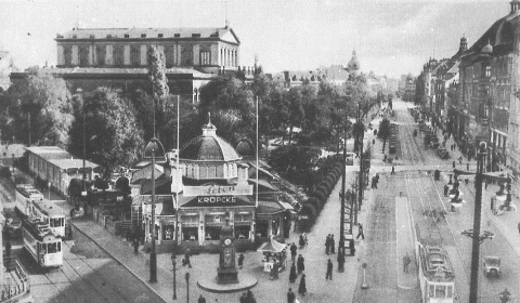 Cafe Kröpcke und Opernhaus im Jahre 1925, Quelle:Bildarchiv Foto Marburg