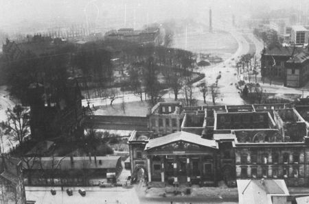 Luftaufnahme des ausgebombtes Leineschloss 1943, Quelle:Bildarchiv Foto Marburg