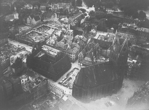 Luftbilder der Marktkirche 1948, Quelle:Bildarchiv Foto Marburg